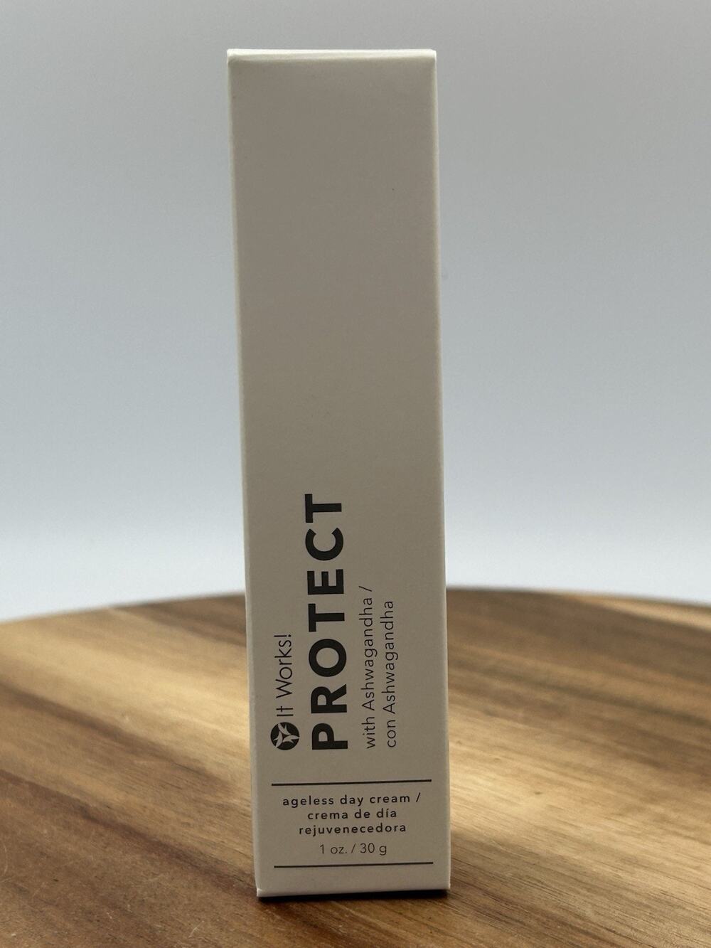 It Works! Protect Ageless Day Cream with Ashwagandha 1 oz 30g Moisturizer NIB